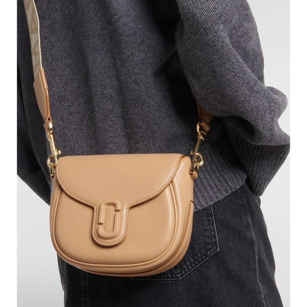 Marc Jacobs The Messenger Saddle Bag Medium In Leather Camel Cream OS